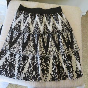 WHBM Ruffled Black White Print Skirt